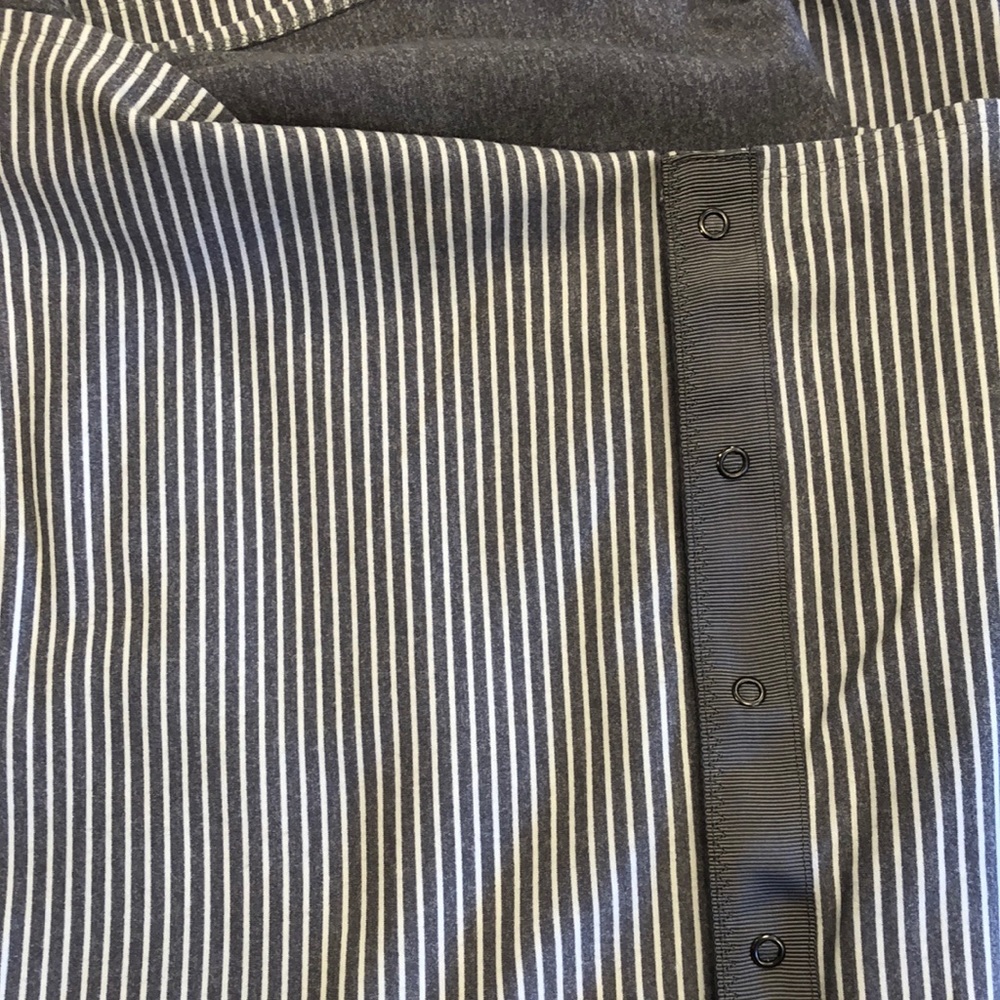 Lululemon customizable snap scarf. Worn once.